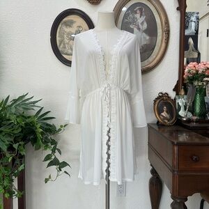 Paper Crane White Lace Accent Robe